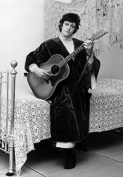 Donovan Scottish pop singer folk hippie 1966