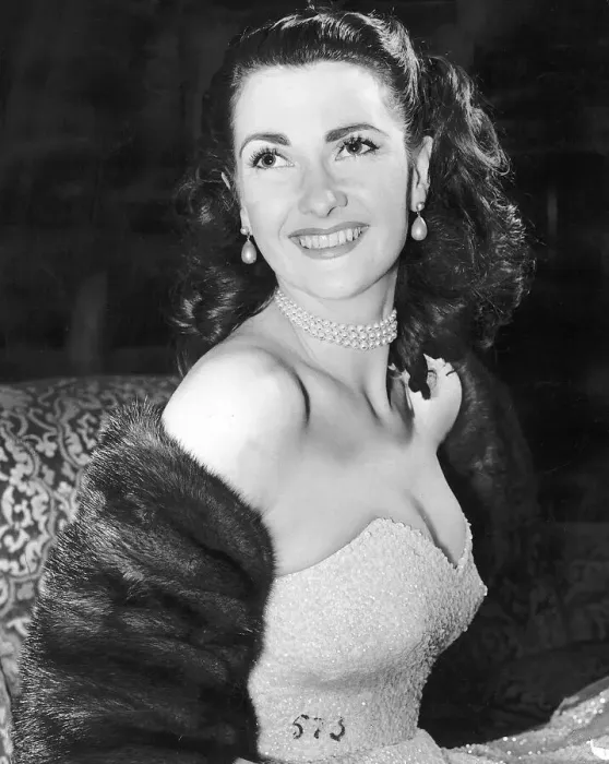 Framed Print : Doreen Dawn Actress DBase Framed Print : Doreen Dawn Actress DBase