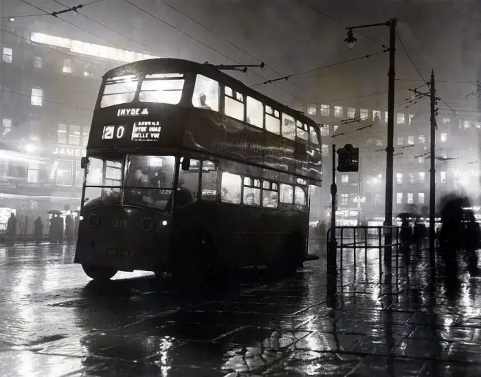 Framed Print : A Double Decker bus in Manchester during the Miday Smog November 1953 Framed Print : A Double Decker bus in Manchester during the Miday Smog November 1953