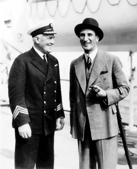 Framed Print : Douglas Jardine Captain of the England Cricket team Sept 1932 with Captain O Framed Print : Douglas Jardine Captain of the England Cricket team Sept 1932 with Captain O