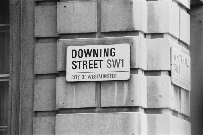 Framed Print : Downing Street, SW1, City of Westminster, London, 30th November 1982 Framed Print : Downing Street, SW1, City of Westminster, London, 30th November 1982