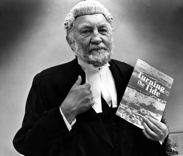 Framed Print : Dr David Bellamy dressed as a barrister for his new documentary series Turning the Tide Framed Print : Dr David Bellamy dressed as a barrister for his new documentary series Turning the Tide