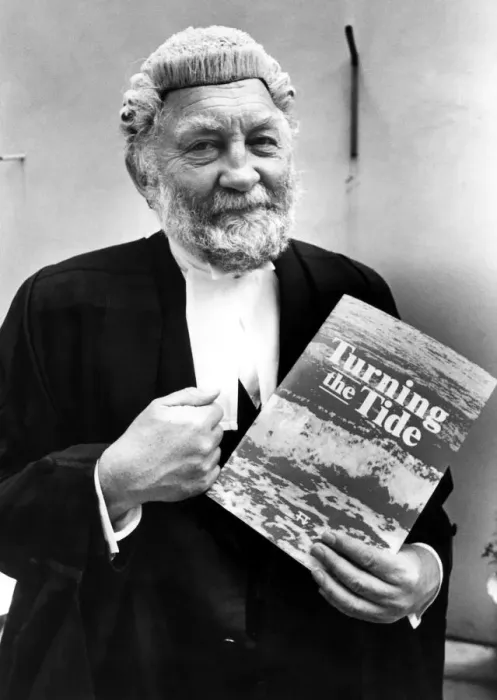 Framed Print : Dr David Bellamy dressed as a barrister for his new documentary series Turning the Tide Framed Print : Dr David Bellamy dressed as a barrister for his new documentary series Turning the Tide