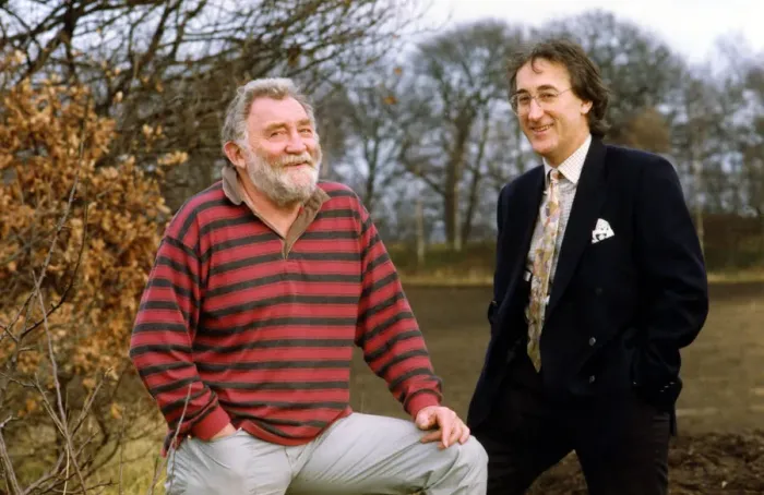 Framed Print : Dr David Bellamy talks to Brendan Quayle on 20th January 1992 Framed Print : Dr David Bellamy talks to Brendan Quayle on 20th January 1992