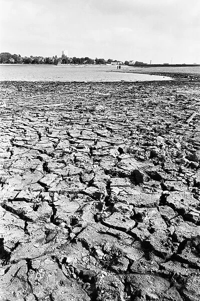 Dried out Edgbaston reservoir in Birmingham during the summer heatwave of 1976