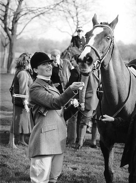 Duchess of York before mounting the horse Aldaniti winner of the 1981 Grand National to