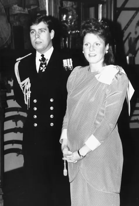 Framed Print : The Duchess of York spurned maternity dresses yesterday when she was presented to King Framed Print : The Duchess of York spurned maternity dresses yesterday when she was presented to King