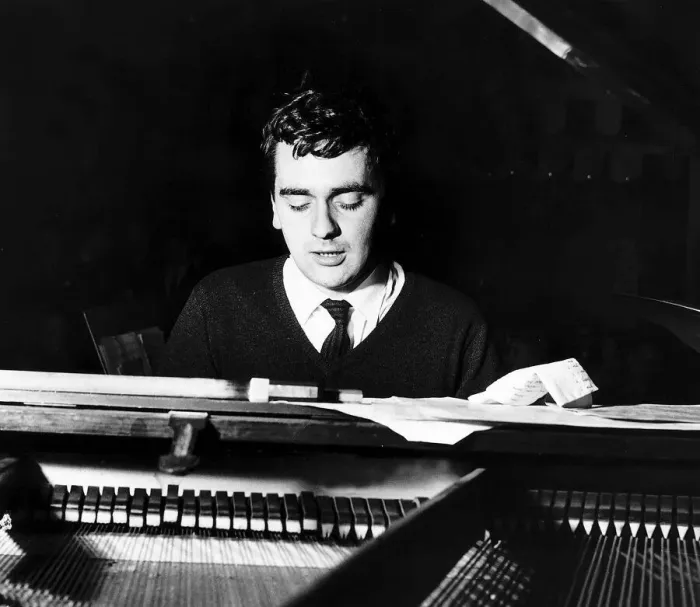 Framed Print : Dudley Moore actor comedian jazz pianist playing at the piano festival Framed Print : Dudley Moore actor comedian jazz pianist playing at the piano festival