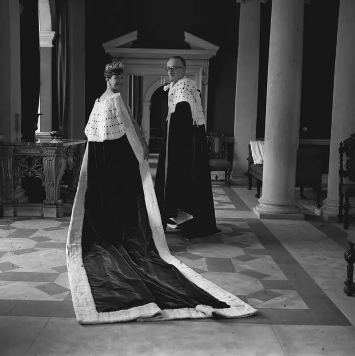 Framed Print : The Duke and Duchess of Bedford pictured in 1962 Framed Print : The Duke and Duchess of Bedford pictured in 1962
