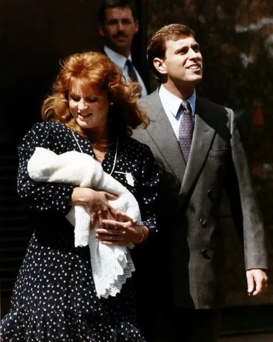 : Duke and Duchess Of York holding Princess Beatrice leaving Hospital : Duke and Duchess Of York holding Princess Beatrice leaving Hospital