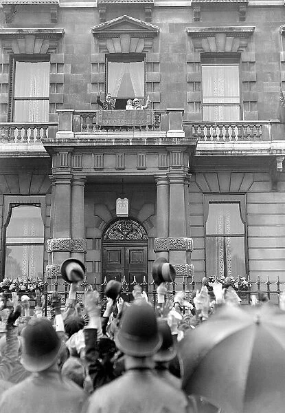 Duke And Duchess of York return from Empire tour 1927 Waving from their balcony