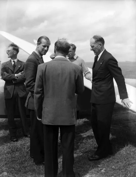 Framed Print : The Duke of Edinburgh at Nympsfield, headquarters of the Bristol Gliding Club
