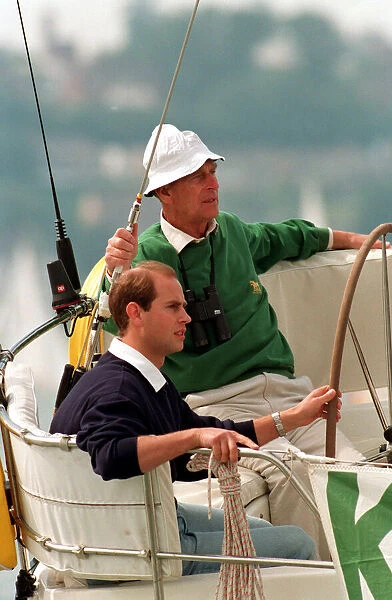 THE DUKE OF EDINBURGH AND PRINCE EDWARD SAILING HIS YATCH DURING COWES WEEK. AUGUST 1992