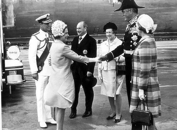 THE DUKE OF EDINBURGH. QUEEN ELIZABETH II AND PRINCE PHILIP ARE MET AT SYDNEY AIRPORT FOR