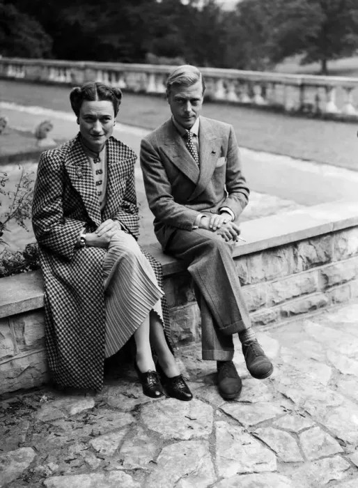 Framed Print : Duke of Windsor and Duchess of Windsor September 1939 arrive in England Framed Print : Duke of Windsor and Duchess of Windsor September 1939 arrive in England