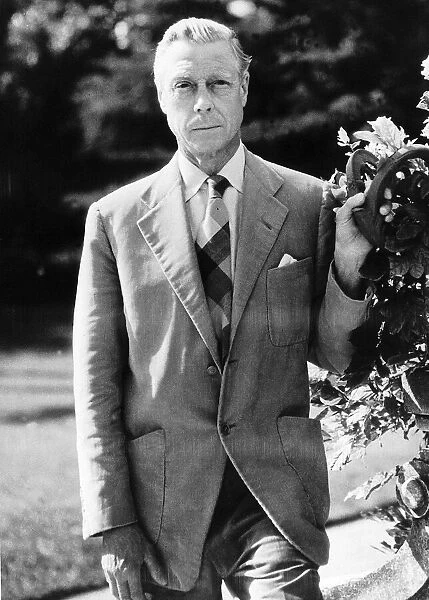 Duke Of Windsor whose love for Wallis Simpson lead him to renounce the Throne