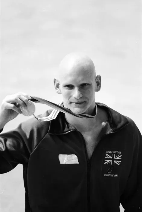 Framed Print : Duncan Goodhew swimmer takes part in medal ceremony after winning gold medal in Men