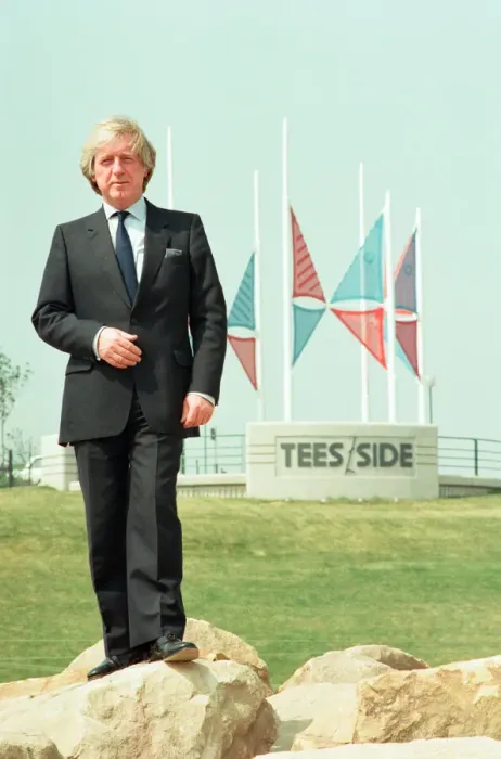 Framed Print : Duncan Hall, Chief Executive of TDC on the Tees Barrage site. 13th July 1995 Framed Print : Duncan Hall, Chief Executive of TDC on the Tees Barrage site. 13th July 1995