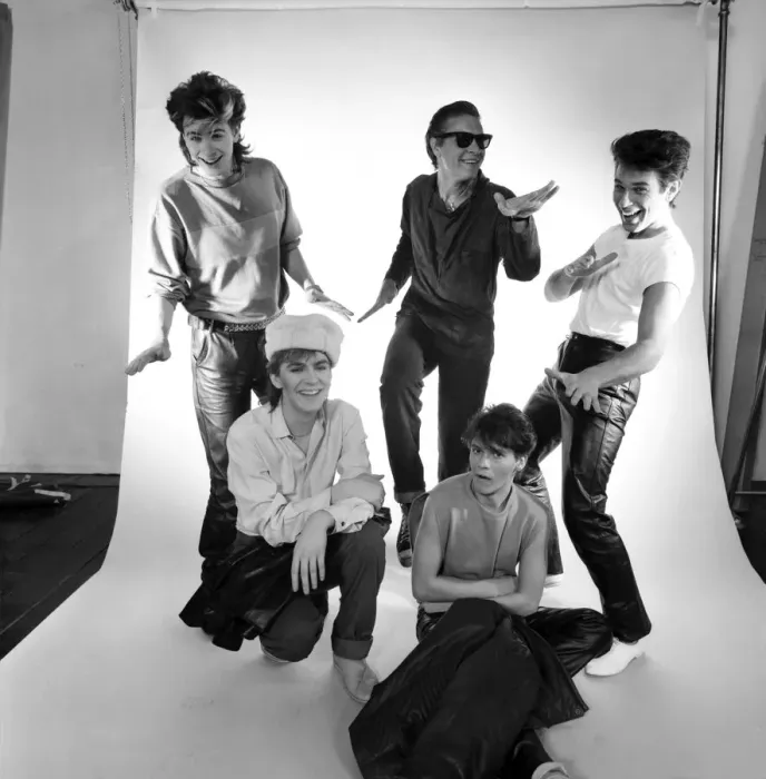 Framed Print : Duran Duran pose exclusively for the Mirror Rock and Pop Awards. 3rd February 1983 Framed Print : Duran Duran pose exclusively for the Mirror Rock and Pop Awards. 3rd February 1983