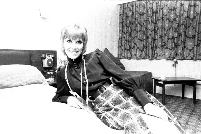 Framed Print : Durham born actress Wendy Craig was a special guest at a preview of a new Trust House