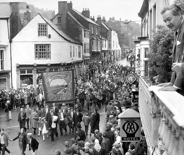 Durham Miners Gala - the crowd pass by Jim Callaghan