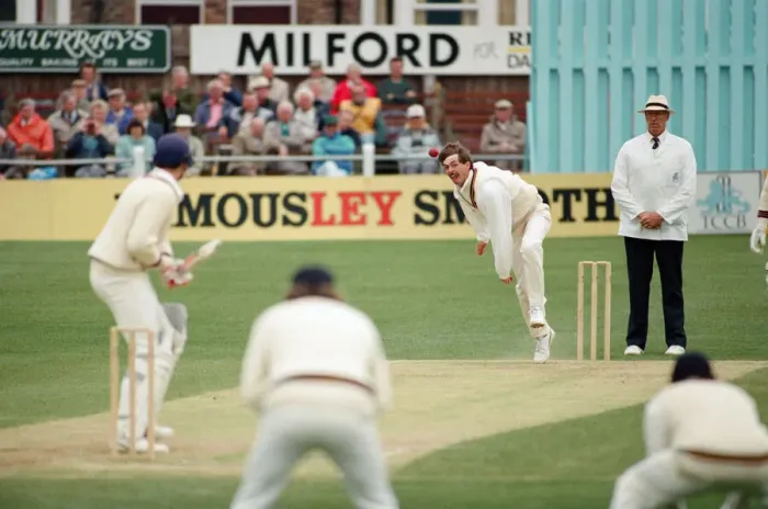 Framed Print : Durham v Somerset. Durham left arm paceman Simon Brown sends down another delivery as