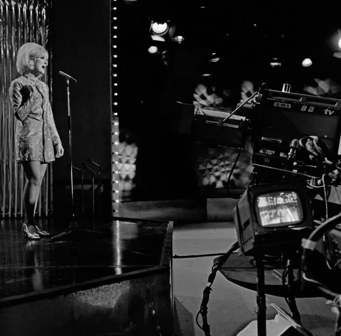 Framed Print : Dusty Springfield performing at the rehearsals for Top of the Pops at the BBC Framed Print : Dusty Springfield performing at the rehearsals for Top of the Pops at the BBC