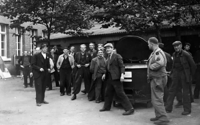 Framed Print : Dutch workers conscripted by the Germans. September 1944 Framed Print : Dutch workers conscripted by the Germans. September 1944