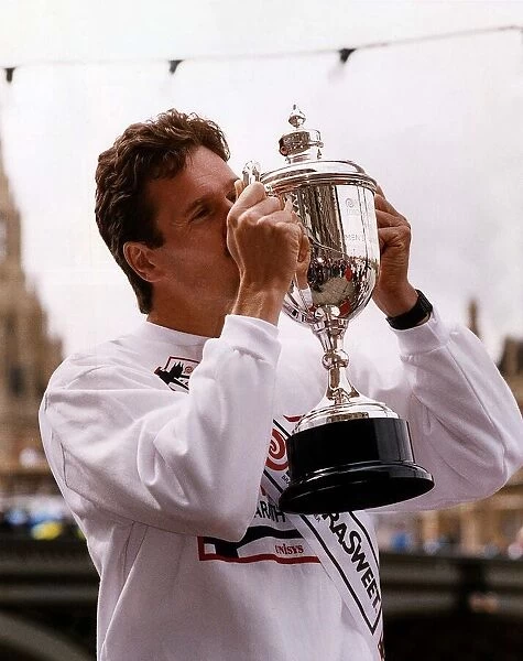 Eamonn Martin Athlete wins The 1993 London Marathon