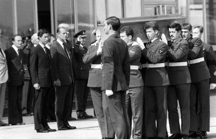Framed Print : Earl Mountbatten Funeral, Sep 1979 The coffin being carried watched by Prince Framed Print : Earl Mountbatten Funeral, Sep 1979 The coffin being carried watched by Prince