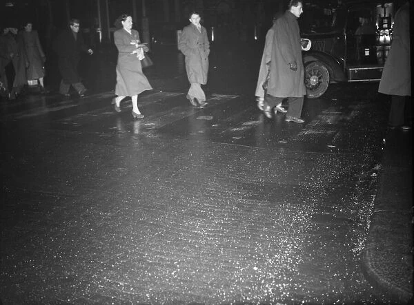 One of the earliest 'Zebra'crossings in London 25  /  1  /  1952 C448  /  2