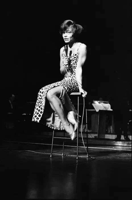 Framed Print : Eartha Kitt performing at Talk of the Town 7th September 1960 Framed Print : Eartha Kitt performing at Talk of the Town 7th September 1960