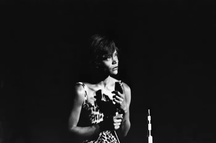 Framed Print : Eartha Kitt performing at Talk of the Town 7th September 1960 Framed Print : Eartha Kitt performing at Talk of the Town 7th September 1960