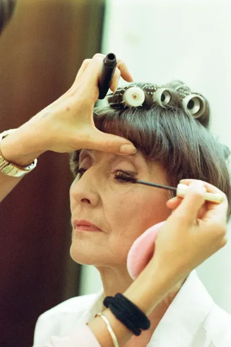 Framed Print : Eastenders star June Brown (Dot Cotton). 16th July 1993