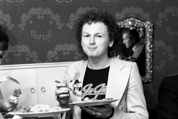 Framed Print : Eating  /  Catering. Food Feature. Mike Batt. March 1975 75-01420-032