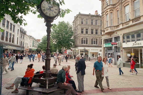 Echo Centenary Clock on Queen Street, Cardiff, on the day of Princess Dianas funeral