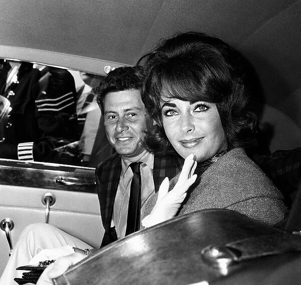Eddie Fisher Sept 1960 With Wife Elizabeth Taylor Actress At London