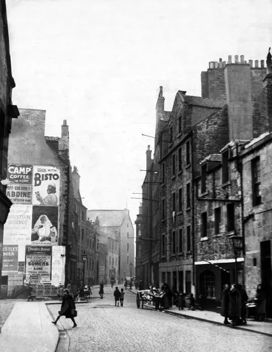 Framed Print : Edinburgh Street scene March 1933 Framed Print : Edinburgh Street scene March 1933