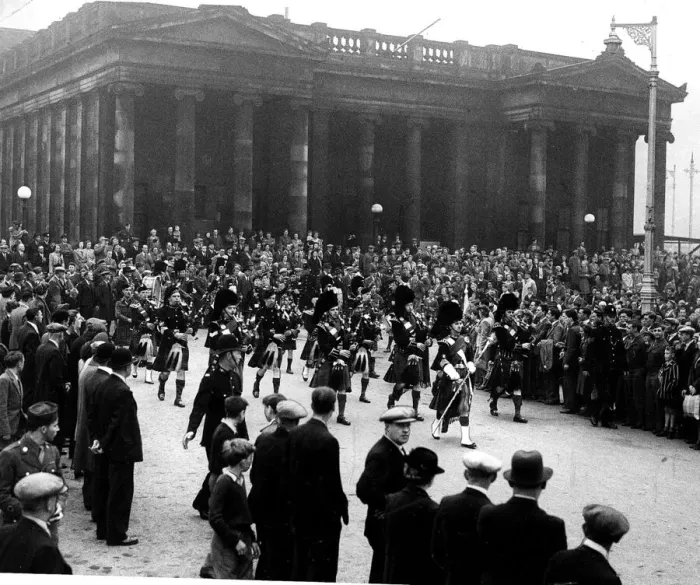 Framed Print : Edinburgh VJ Day August 1945 Pipe band march down The Mound Edinburgh line with Framed Print : Edinburgh VJ Day August 1945 Pipe band march down The Mound Edinburgh line with