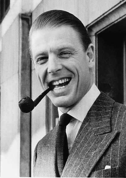 Edward Fox Actor after being made Pipeman of the Year Award January 1980