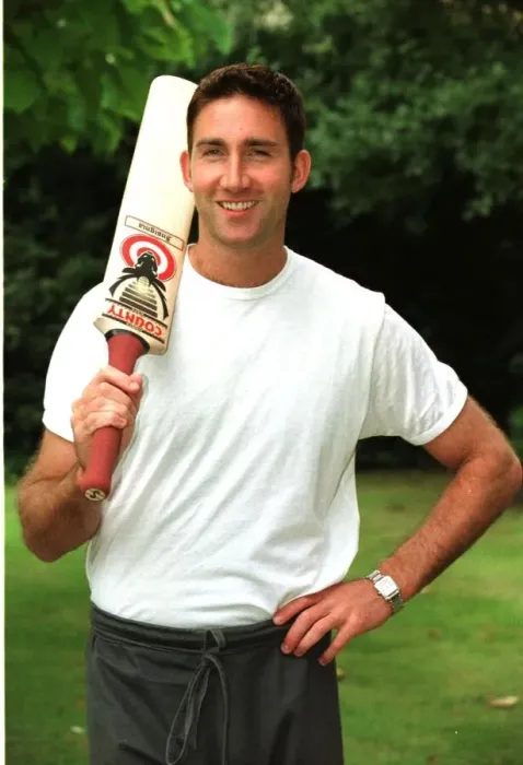 Framed Print : Edward Giddins Warwickshire cricketer August 1999 who has received his England call Framed Print : Edward Giddins Warwickshire cricketer August 1999 who has received his England call