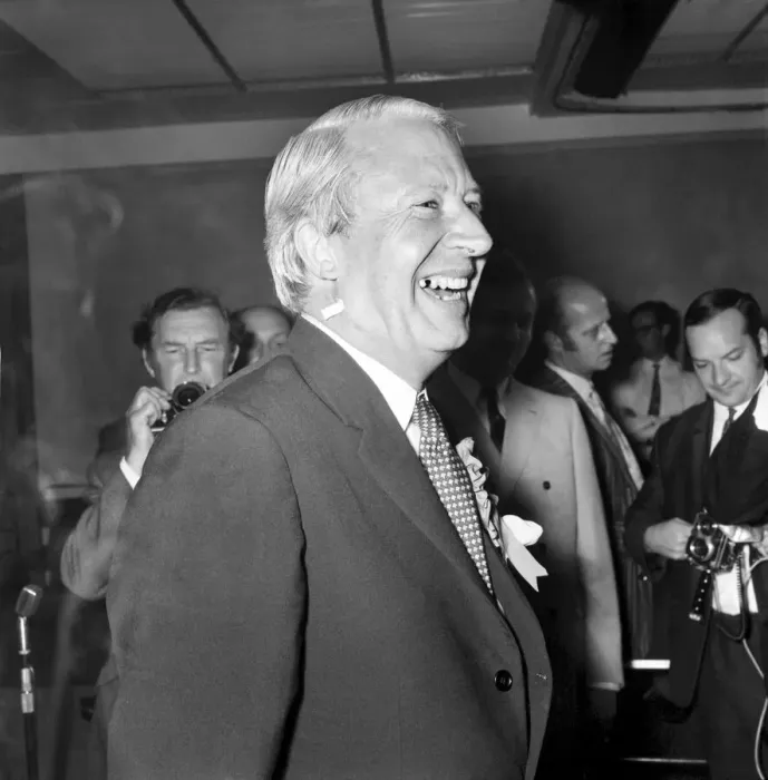 Framed Print : Edward Heath arrives at Tory H. Q. in Smith Square to the cheers of his supporters Framed Print : Edward Heath arrives at Tory H. Q. in Smith Square to the cheers of his supporters