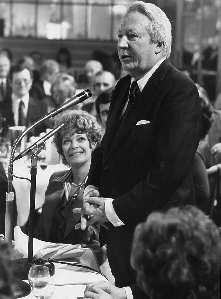 Edward Heath giving speech at dinner with Janet Suzman - February 1977 - 03  /  02  /  1977