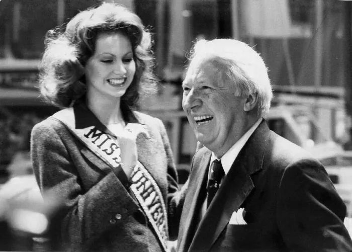 Framed Print : Edward Heath with Margaret Gardiner, Miss Universe 1978