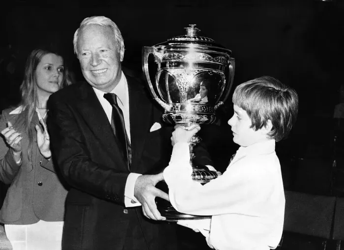 Framed Print : Edward Ted Heath MP former Tory leader and Prime Minister presenting Keith Husband with Framed Print : Edward Ted Heath MP former Tory leader and Prime Minister presenting Keith Husband with