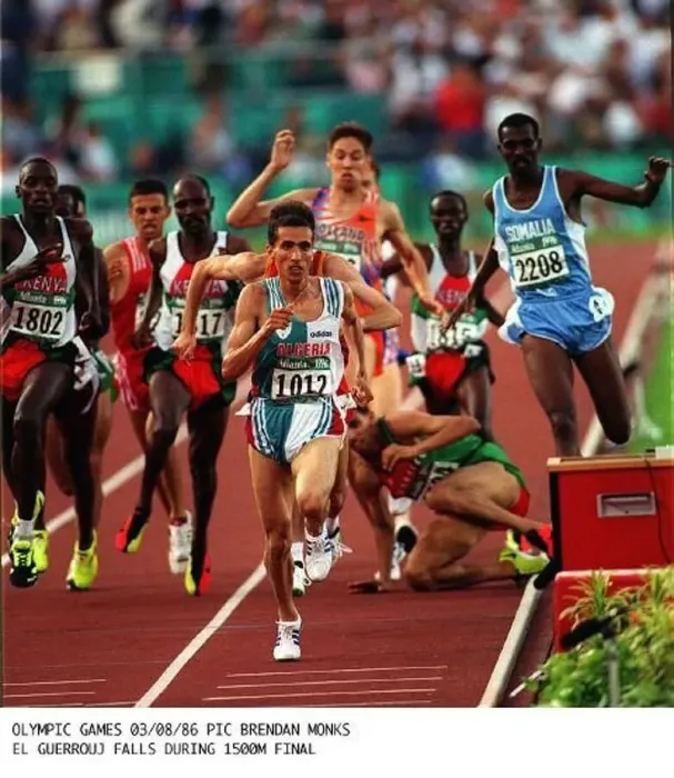 : EL GUERROUJ ATHLETICS FALLS DURING 1500M FINAL : EL GUERROUJ ATHLETICS FALLS DURING 1500M FINAL