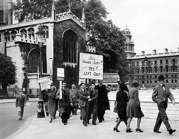 Election General 1945: Rush Election Protest. Deputation arriving at the House of Commons