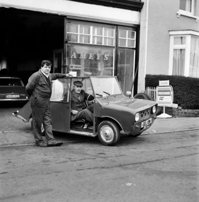 Framed Print : Electric Car / Hybrid Car: New car invention. Mr. John de Grunchy Framed Print : Electric Car / Hybrid Car: New car invention. Mr. John de Grunchy