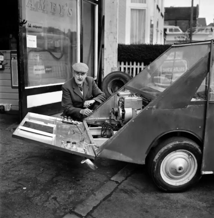 Framed Print : Electric Car / Hybrid Car: New car invention. Mr. John de Grunchy Framed Print : Electric Car / Hybrid Car: New car invention. Mr. John de Grunchy