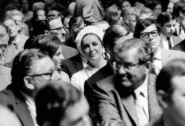 Elizabeth Taylor Actress amongst the buyers at an Art sale at Sothebys